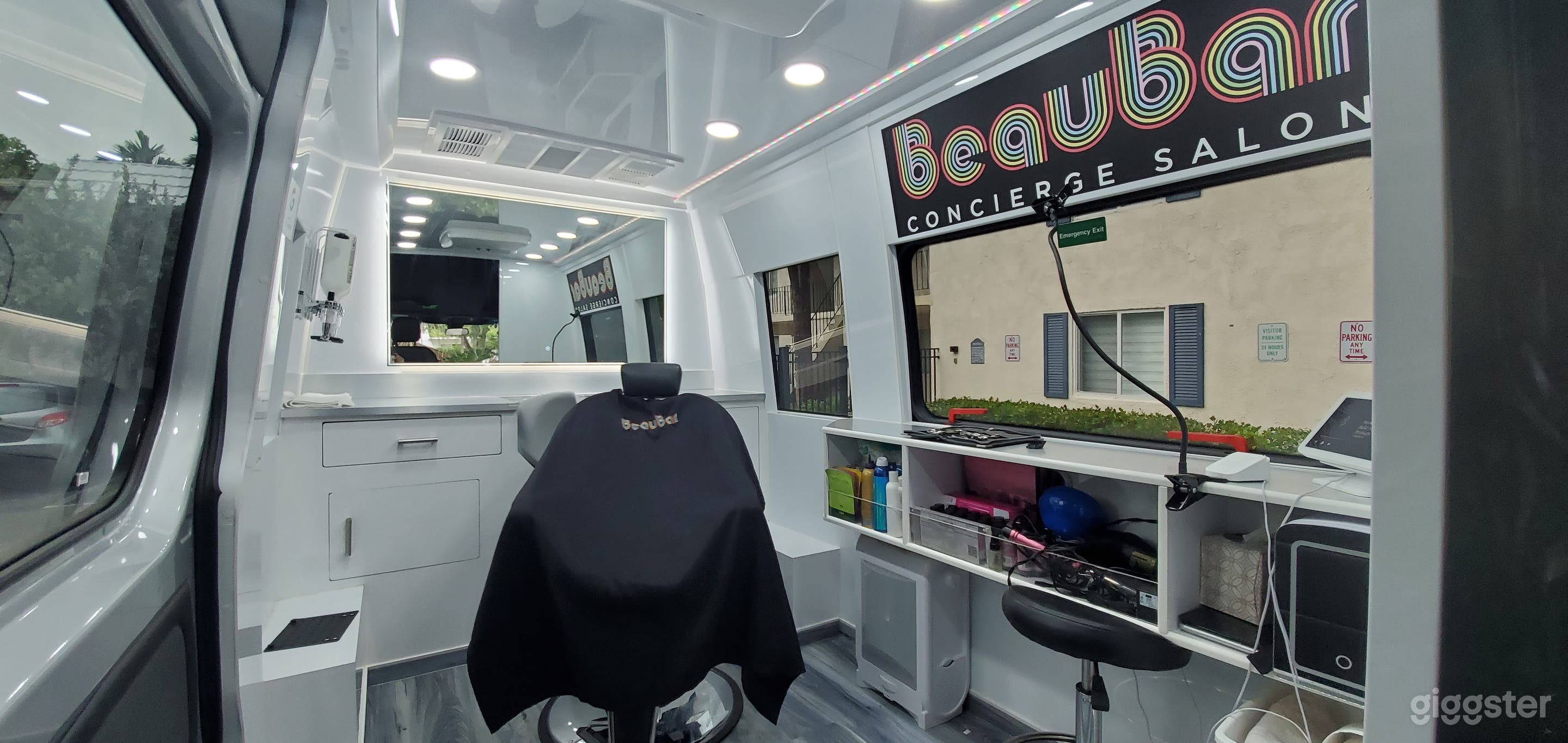 Beauty Salon Mobile Barber Van For Sale Factory Directly Sale Street Mobile Barber Shop Hair Salon Hair