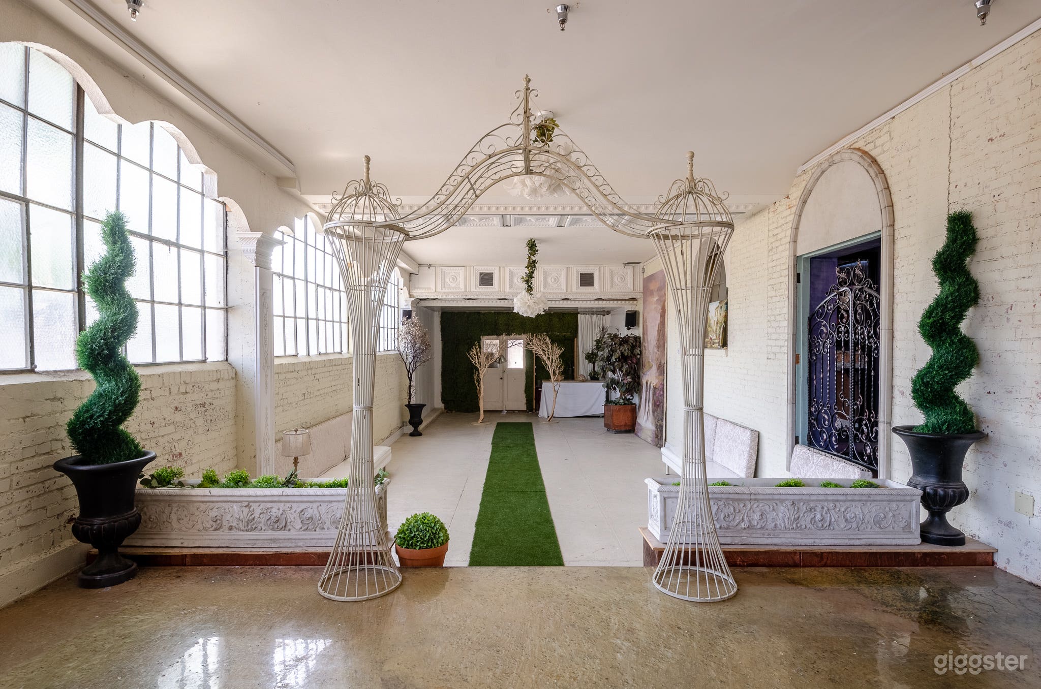 The Stage Garden Room Photo 1