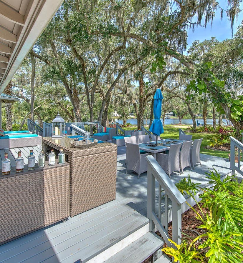 True Florida-style bed and breakfast with stunning riverfront views! Photo 4