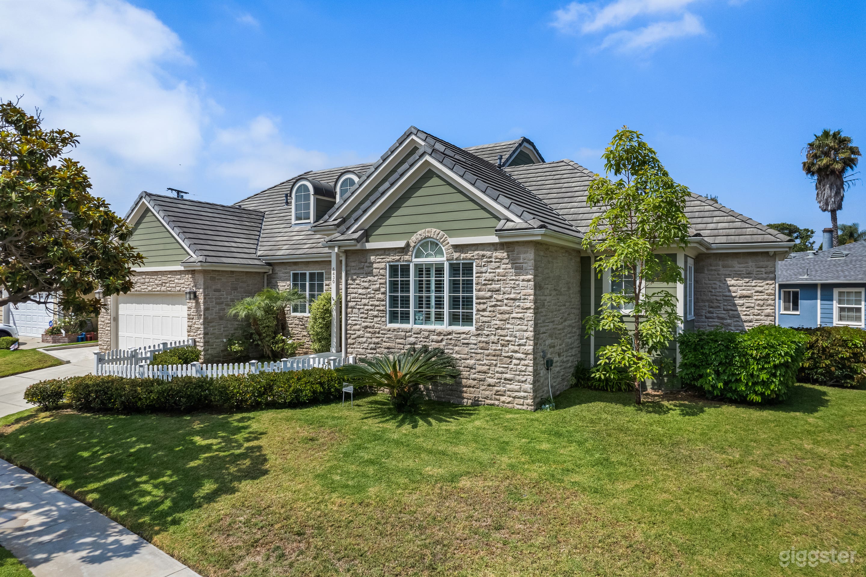 Spacious, Modern, Open Concept Home in LA Photo 2