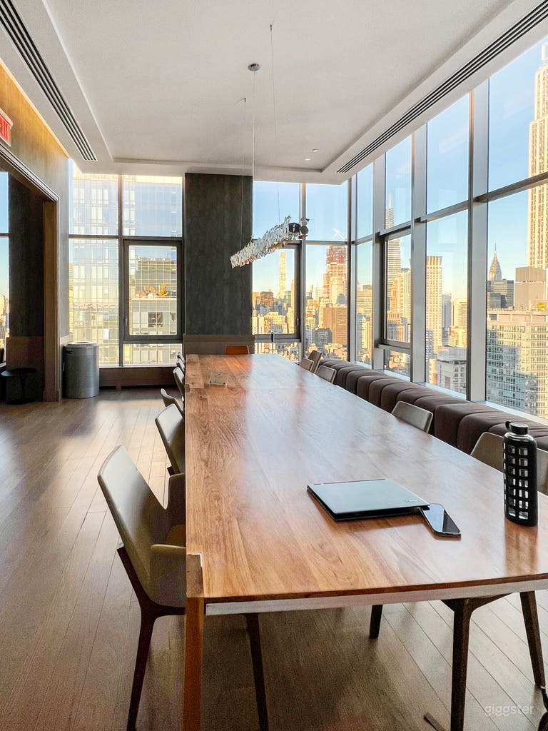  Rooftop Loft with Stunning Views of Empire State 