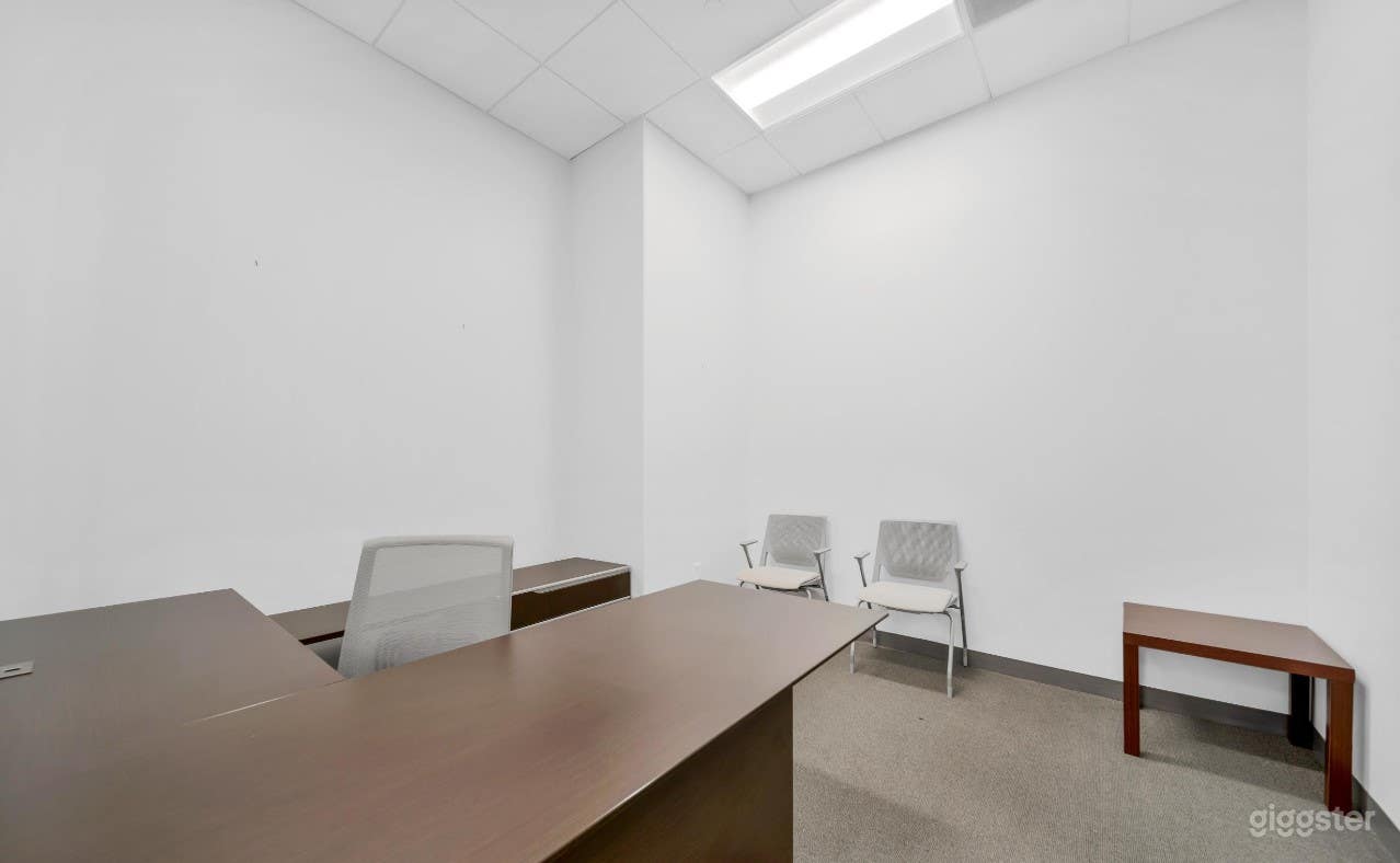 Private Meeting Room for 6 in Miami, FL Photo 2