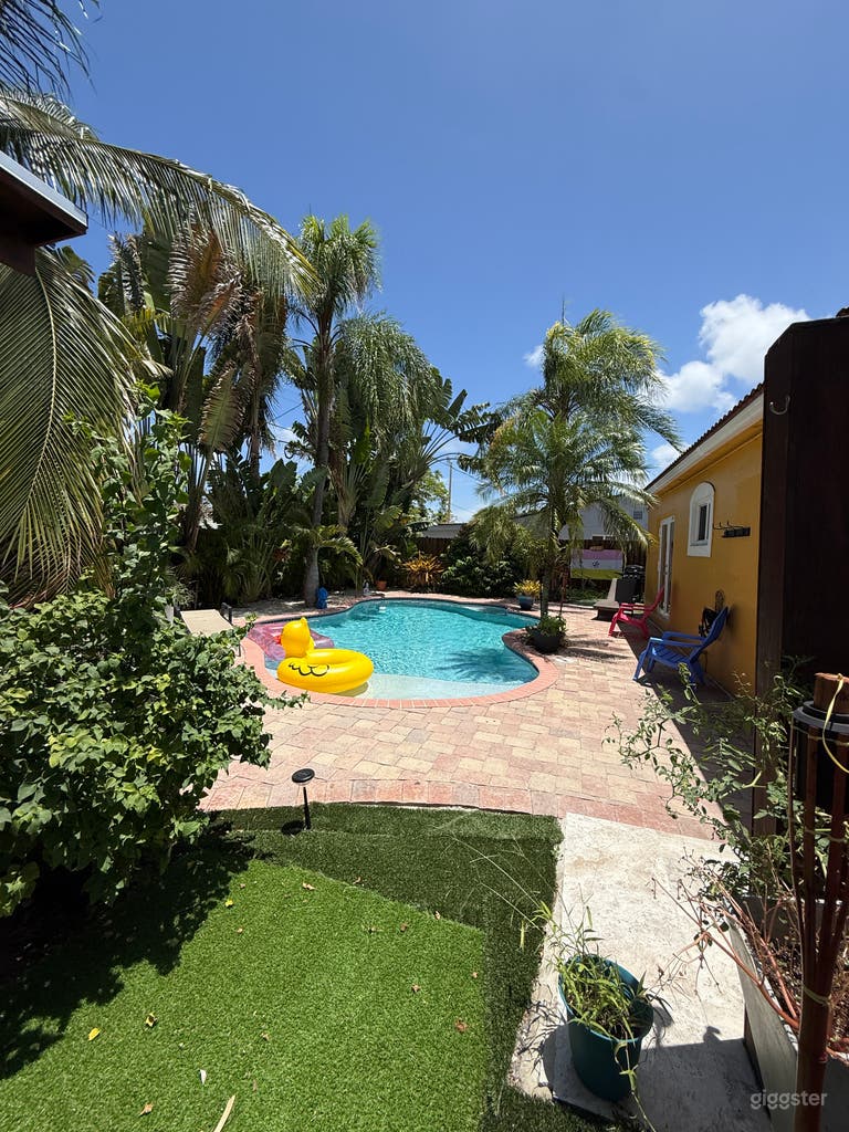  PRIVATE FTL TROPICAL OASIS W HEATED POOL 