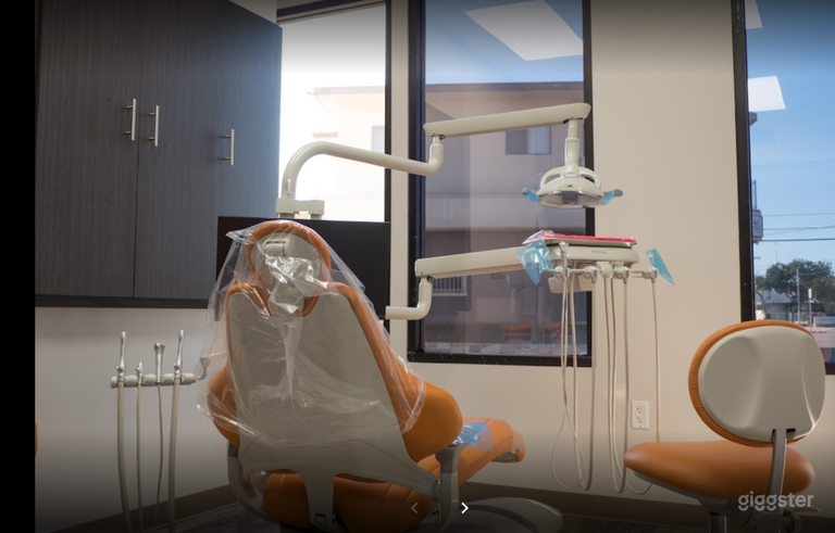  Modern Dental Office 