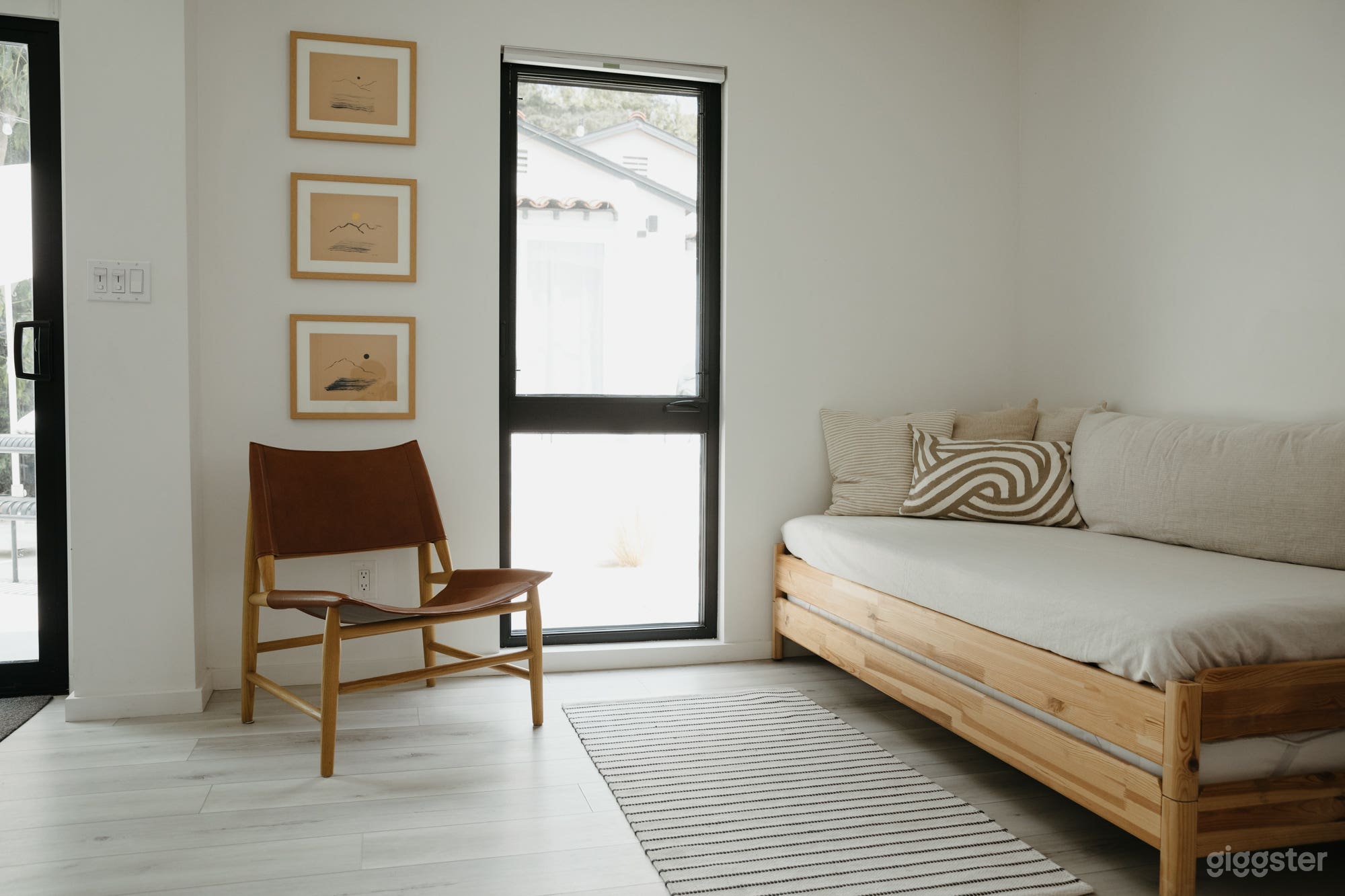 Bright Modern Studio with Desert Style Backyard Photo 3