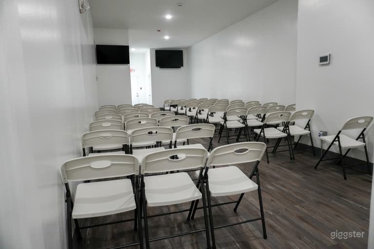  Modern Event Space for Parties, Meetings & Shoots 