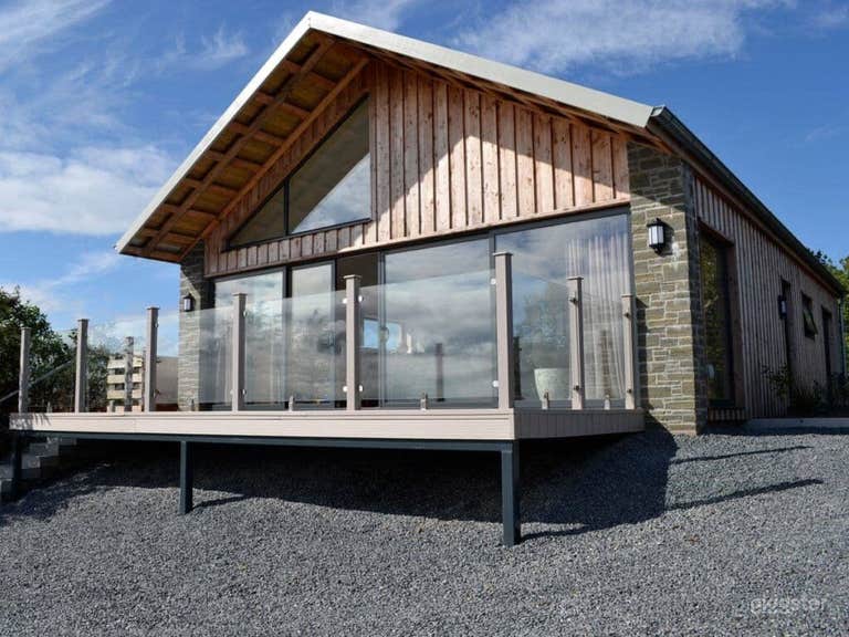  High-End Lodge 
