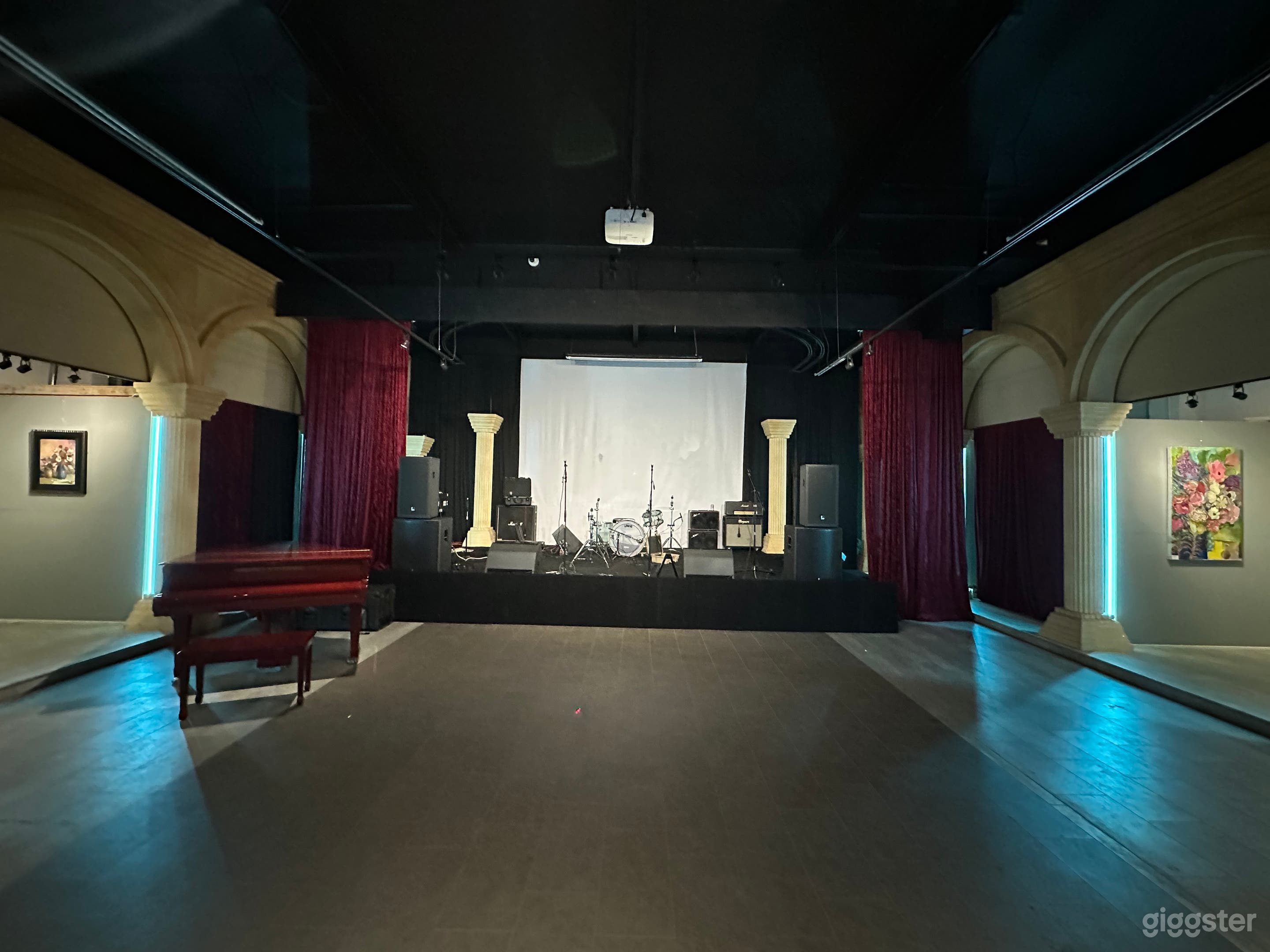 comfortable hall for various events,theater,concert,stand-up Photo 3