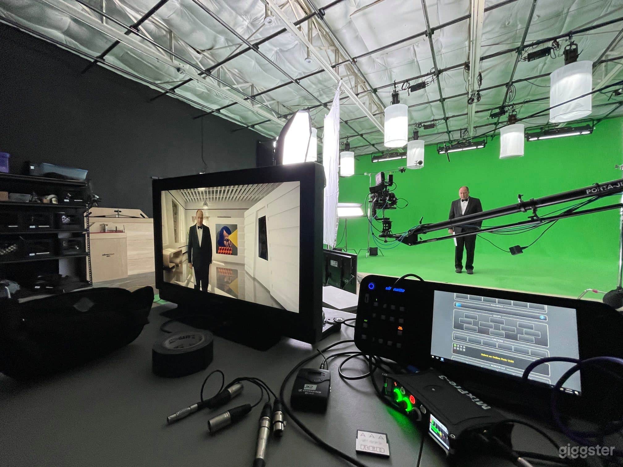 Pre-lit Green Stage (40' by 40' comes with lighting &amp; grip package)