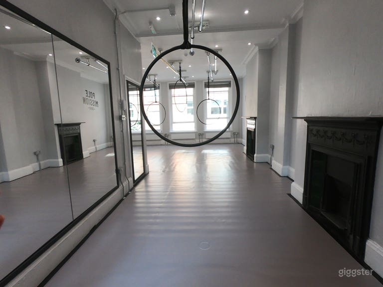  Pole Mission | Pole Dance | Exotic Dance | Aerial Hoop Studio | Dance Studio | Soho | London 