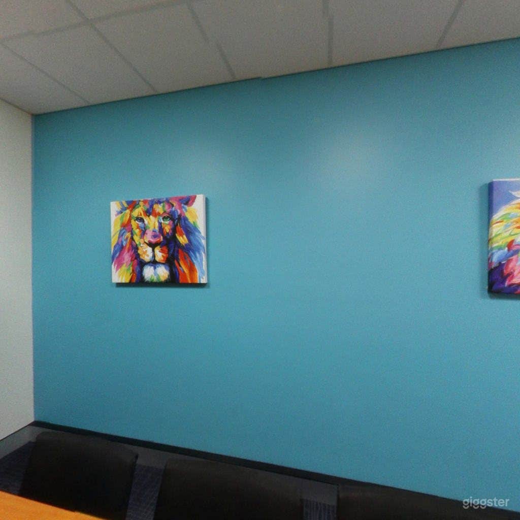 Intimate Business Meeting Room Photo 4