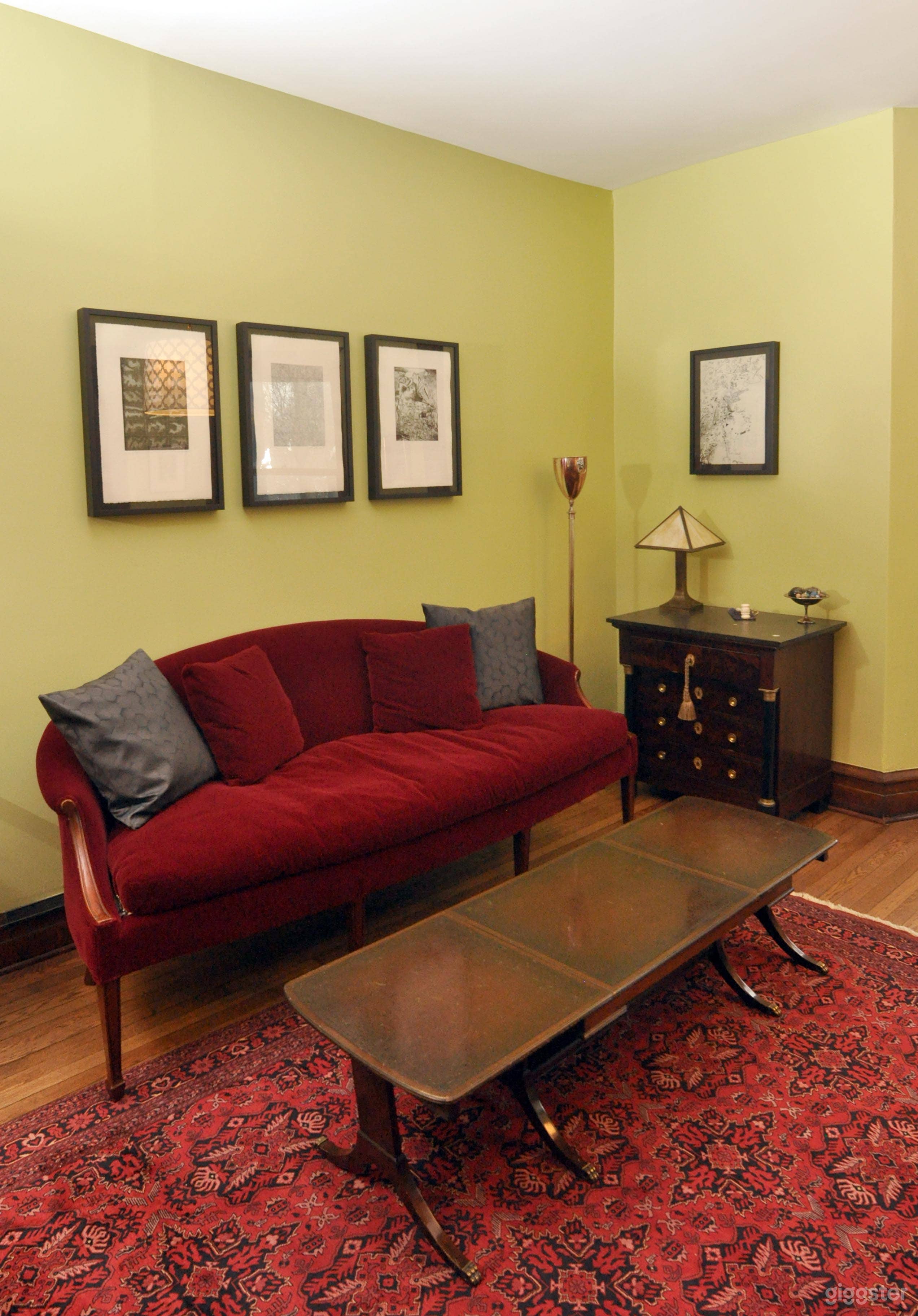 Historic greystone mansion in Chicago. Photo 2