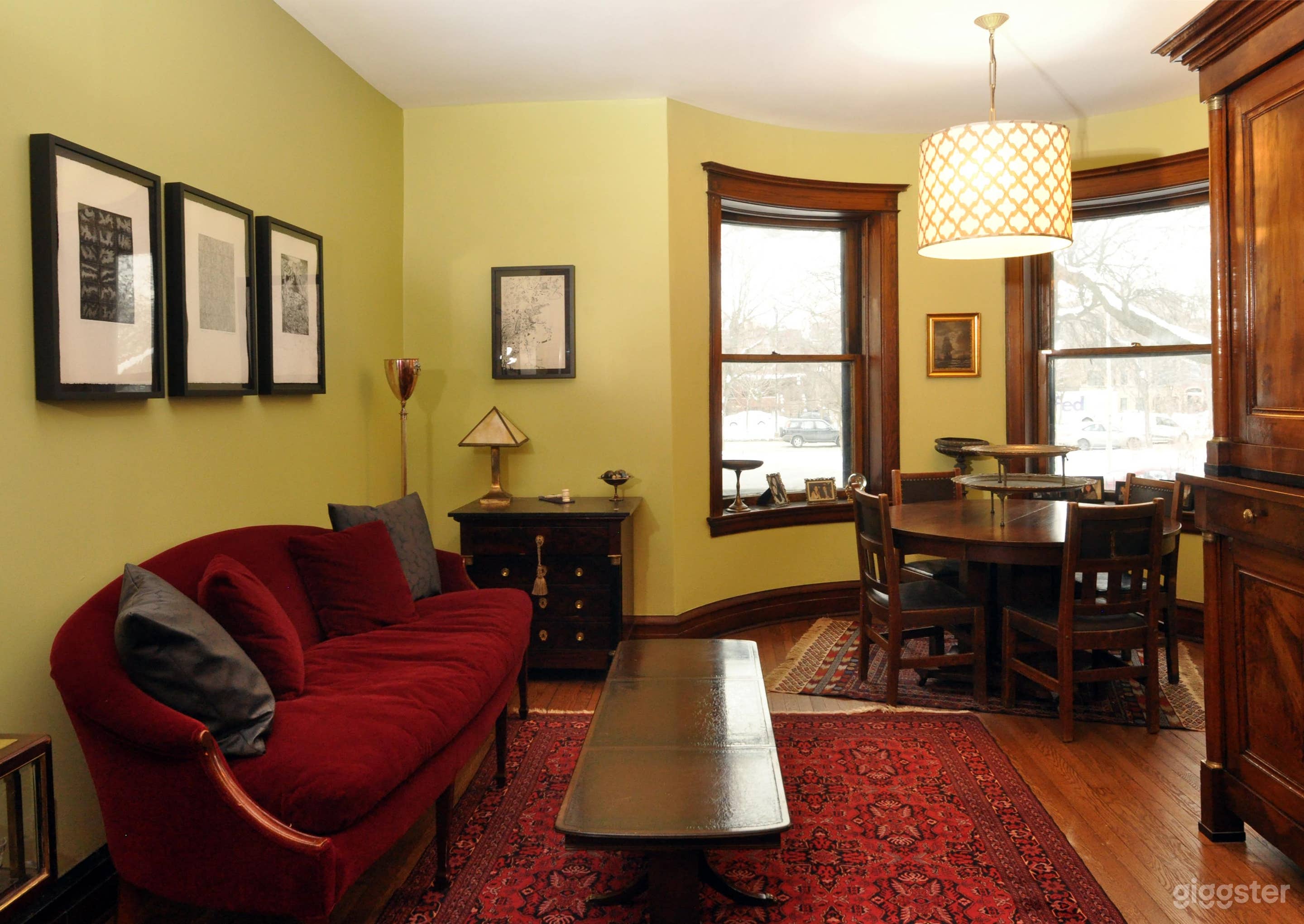 Historic greystone mansion in Chicago. Photo 3