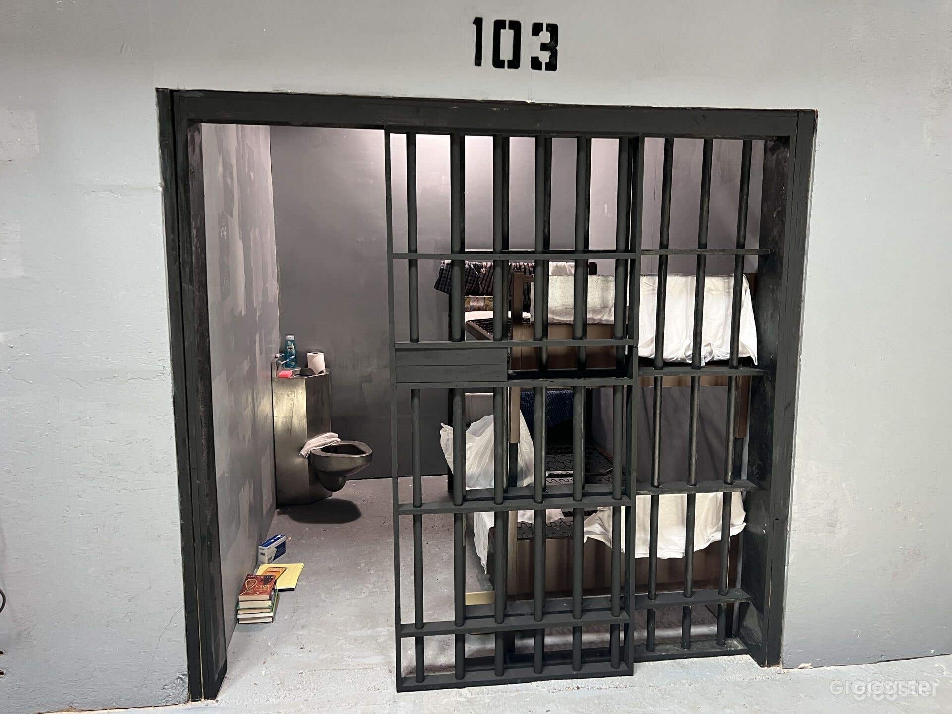 Police Station (interrogation room, jail cells, police office desk) Photo 4