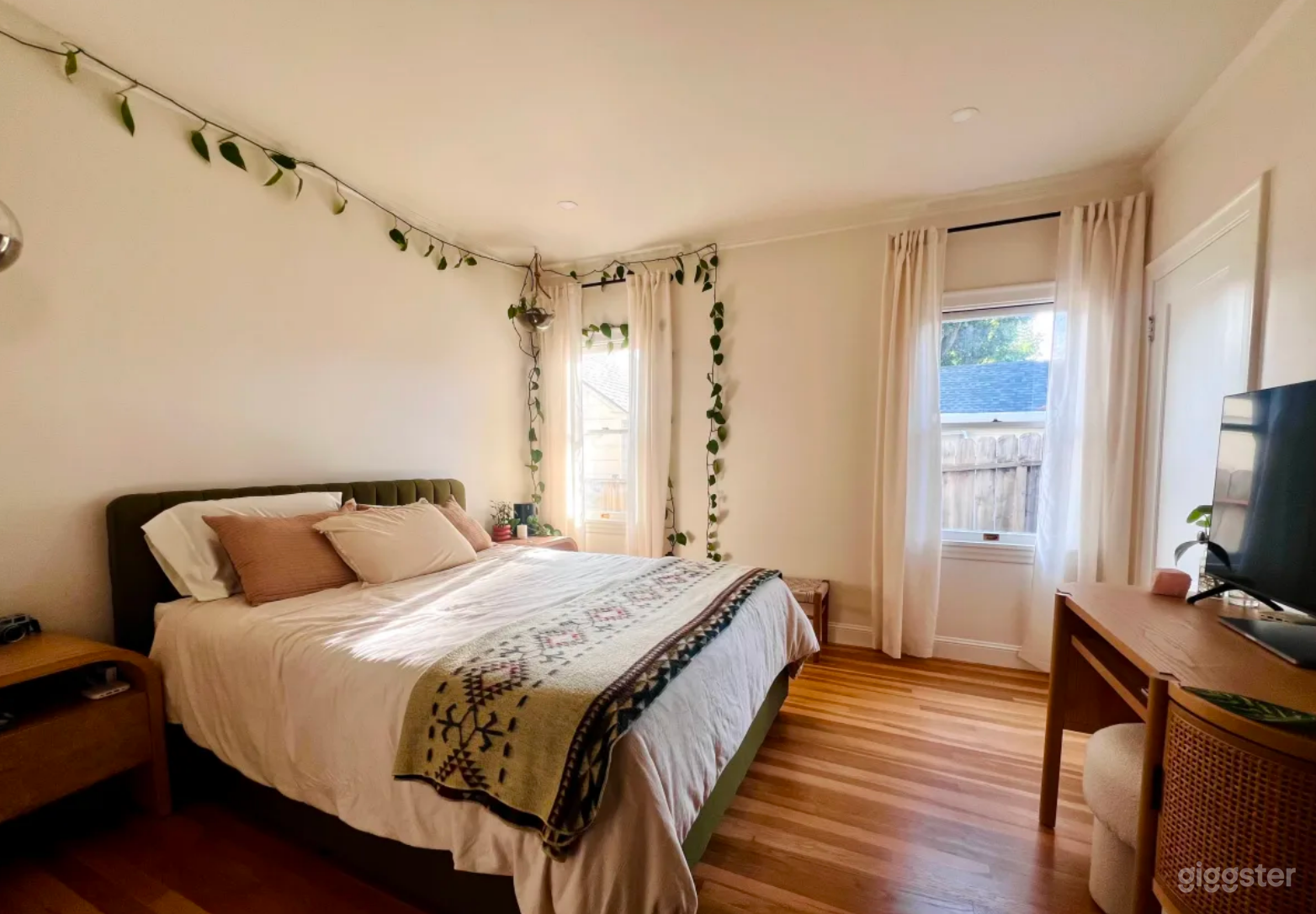 Beautifully Renovated Spanish-Style Home  San Jose Photo 4