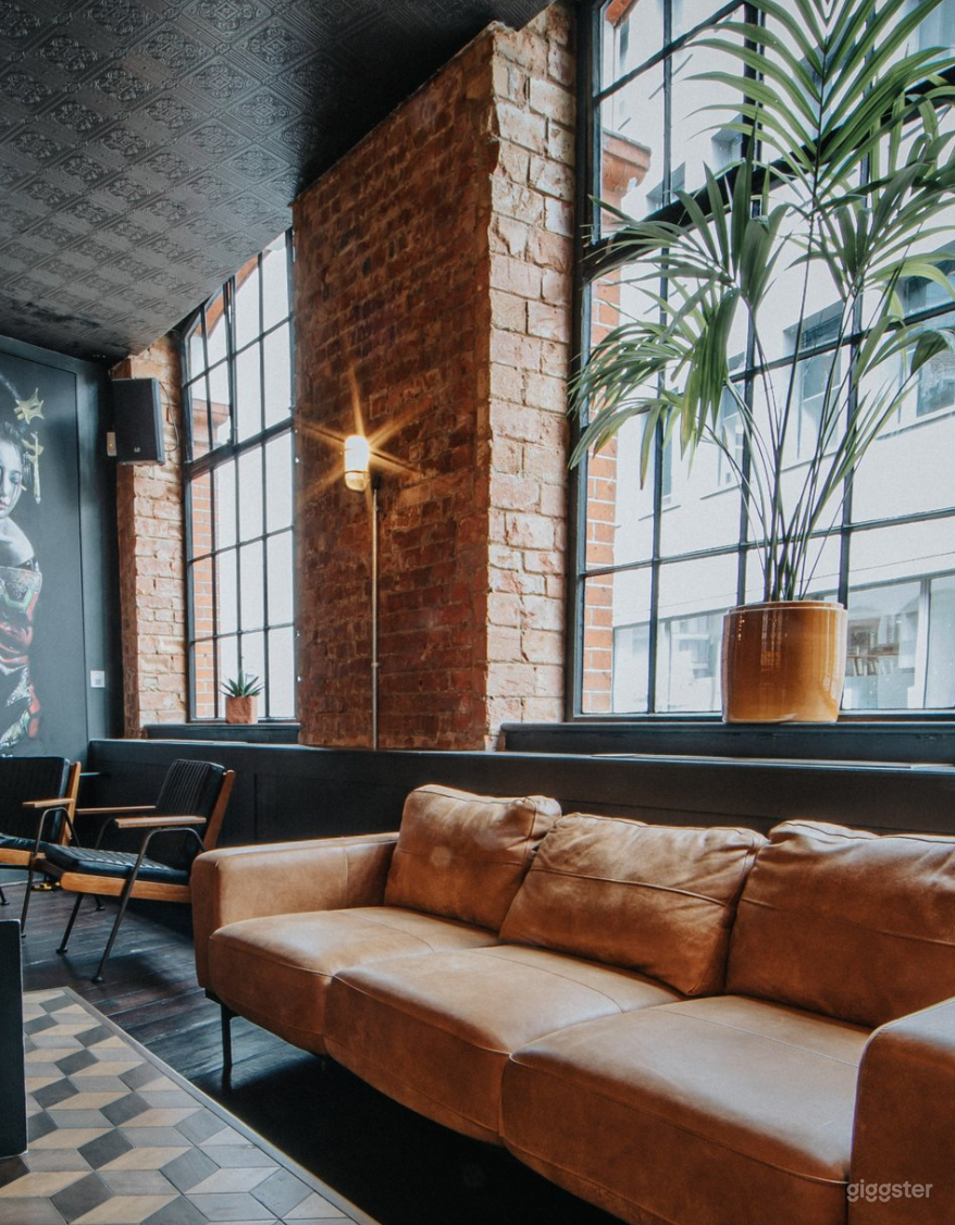 Spacious Main Dining Room Photo 4