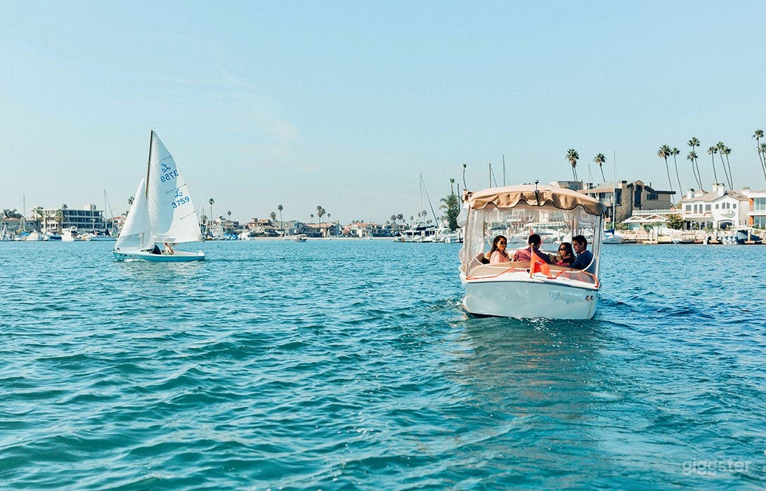 Mini Cruiser Boats for Events and Productions Photo 3