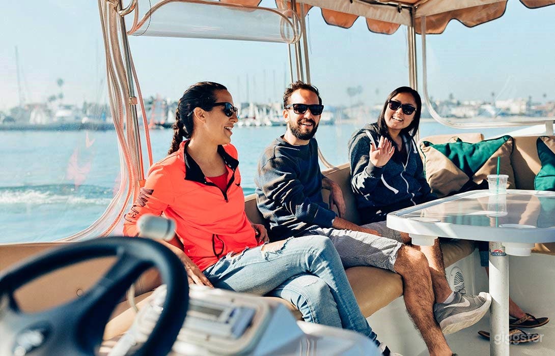 Mini Cruiser Boats for Events and Productions Photo 4