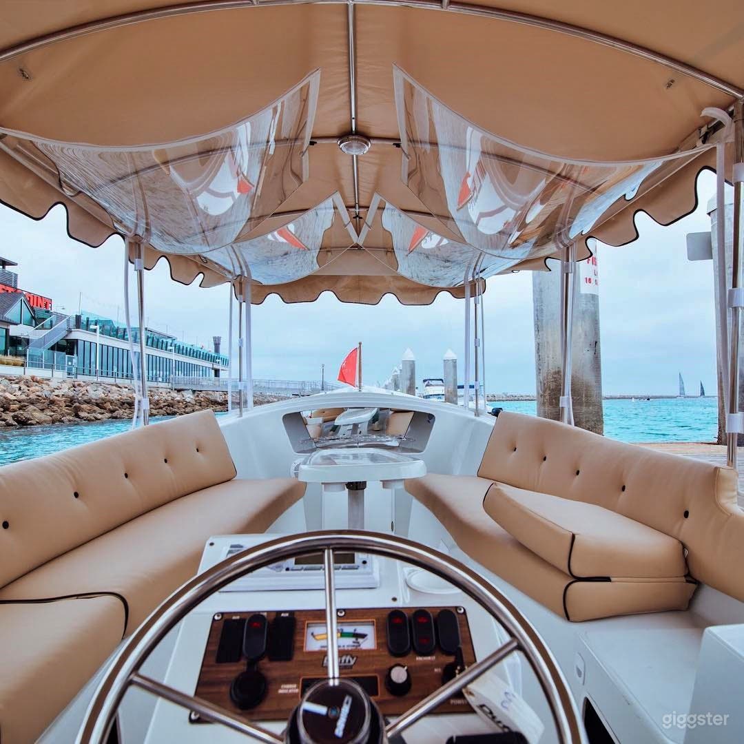 Mini Cruiser Boats for Events and Productions Photo 1