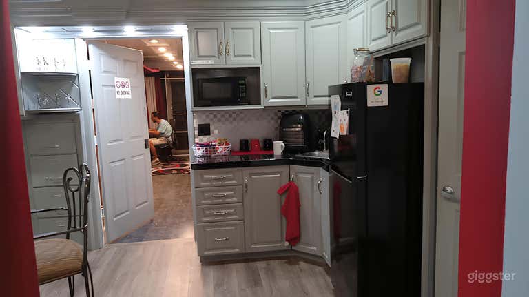  Creative Production Sanctuary in Tampa (Buyout) 