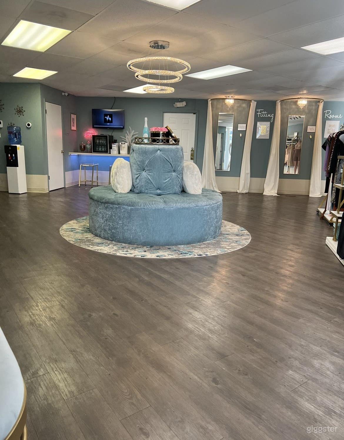 Cozy Storefront Photo 1