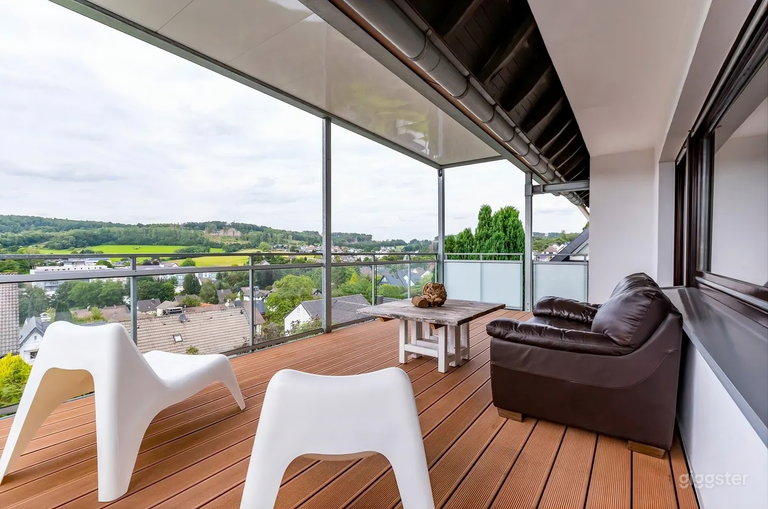  Helles, modernes Designerapartment mit geräumiger Terrasse!! 