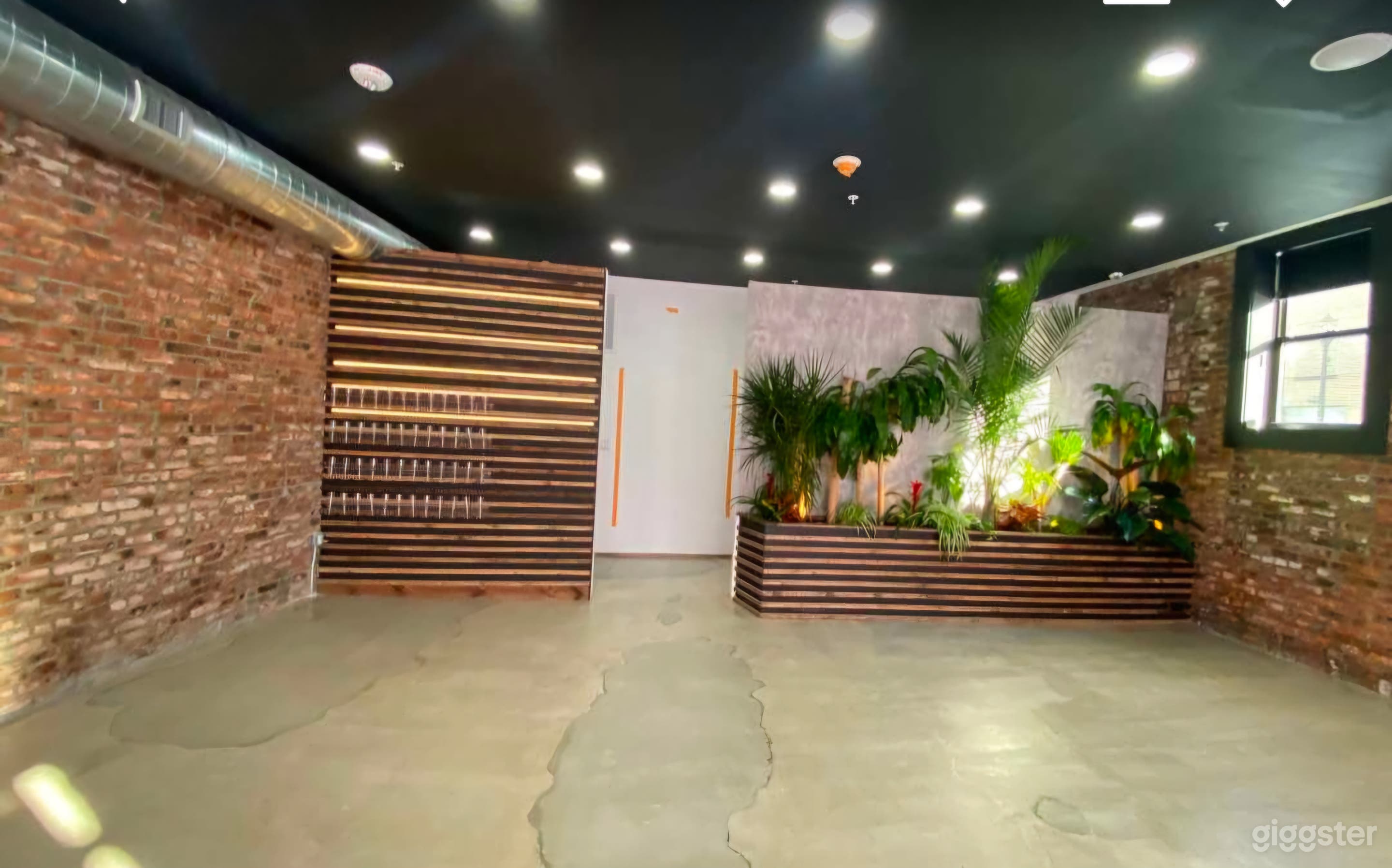 Modern Event Space in Newark – Stylish &amp; Versatile Photo 4