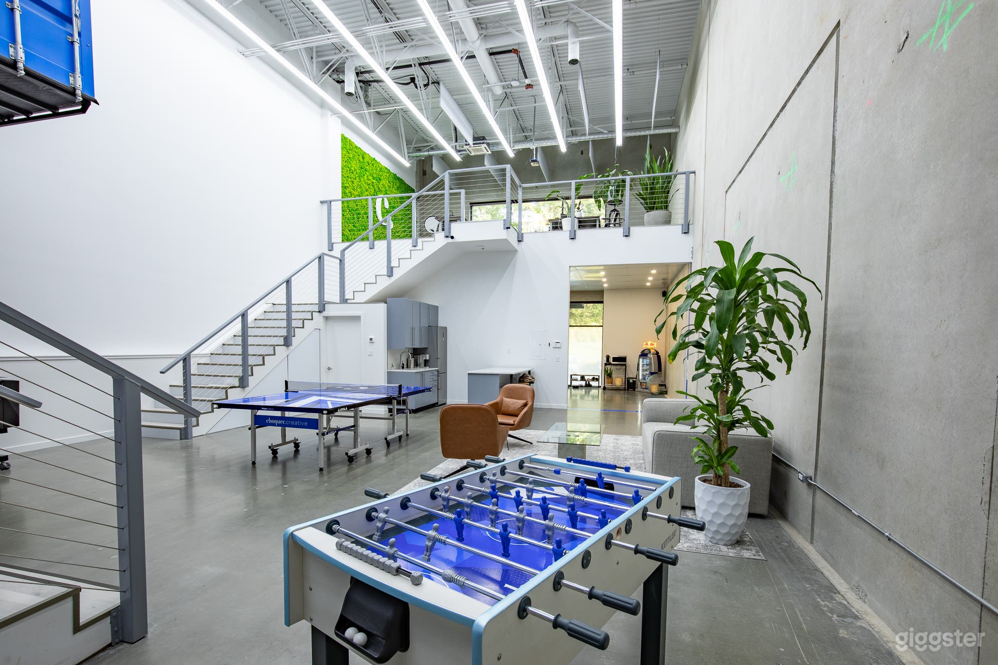 2400 sqft warehouse in Surrey Photo 4