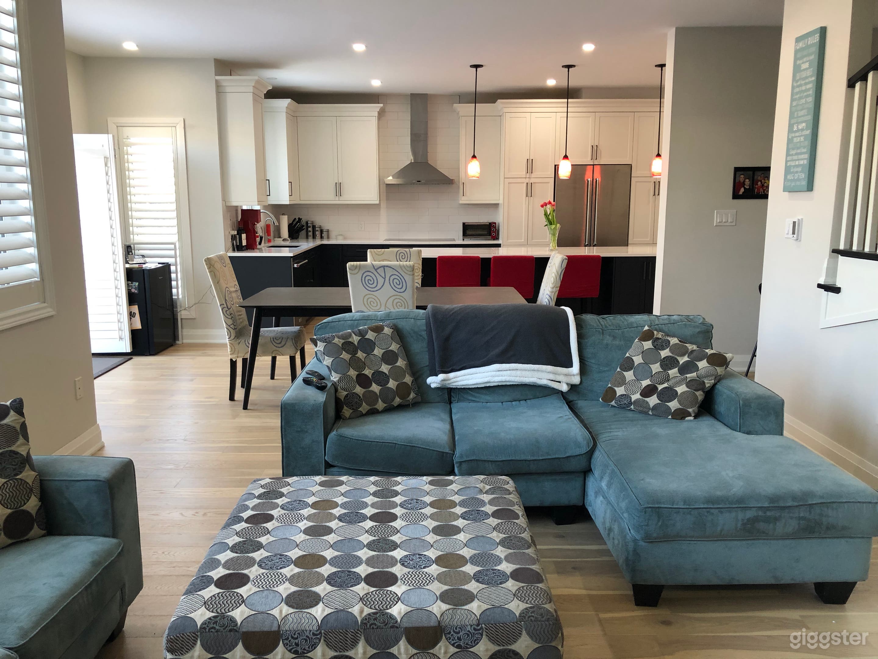 Family Home in Ancaster Photo 3