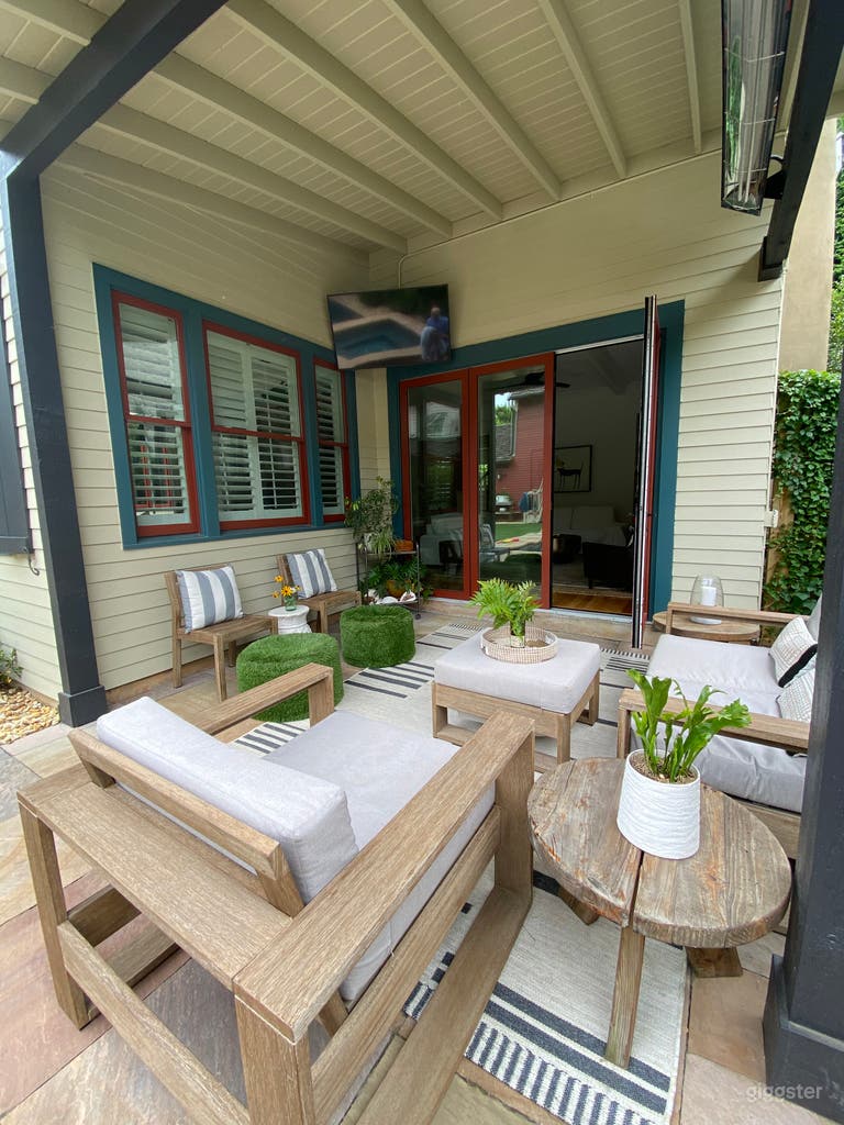  Suburban Arts & Crafts Home in Walkable Community 