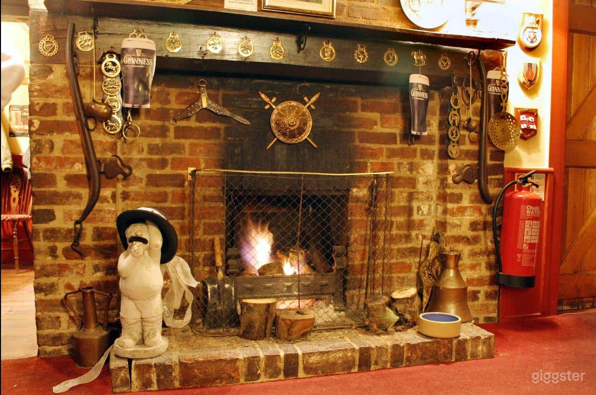 Delightful English Pub in Rural setting Photo 4