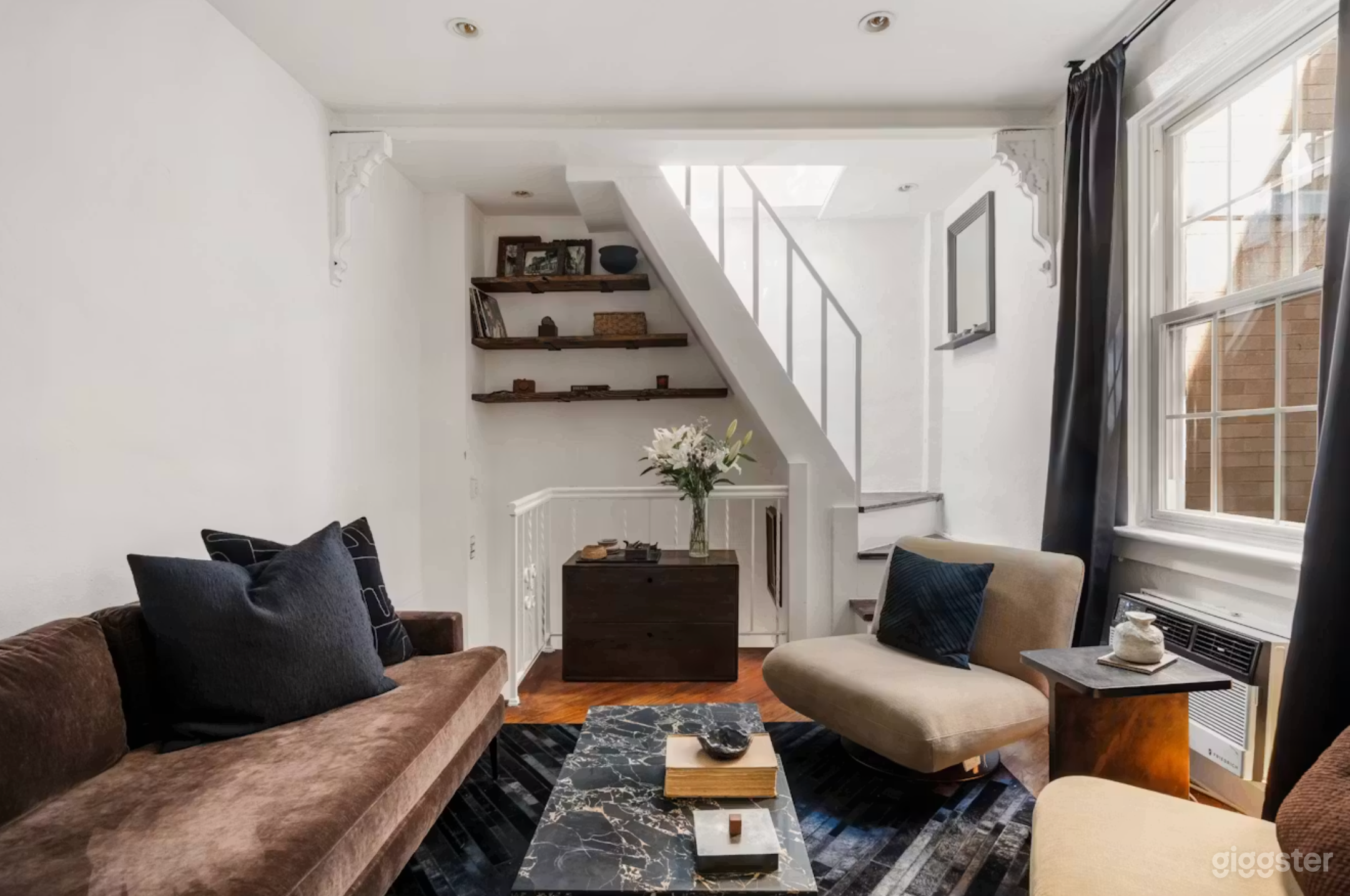 Chelsea Townhouse with Private Rooftop Terrace Photo 2