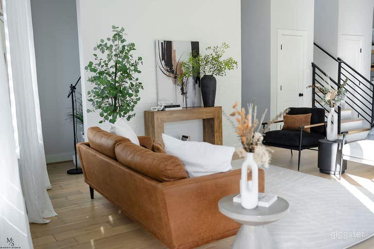  Living room facing kitchen  