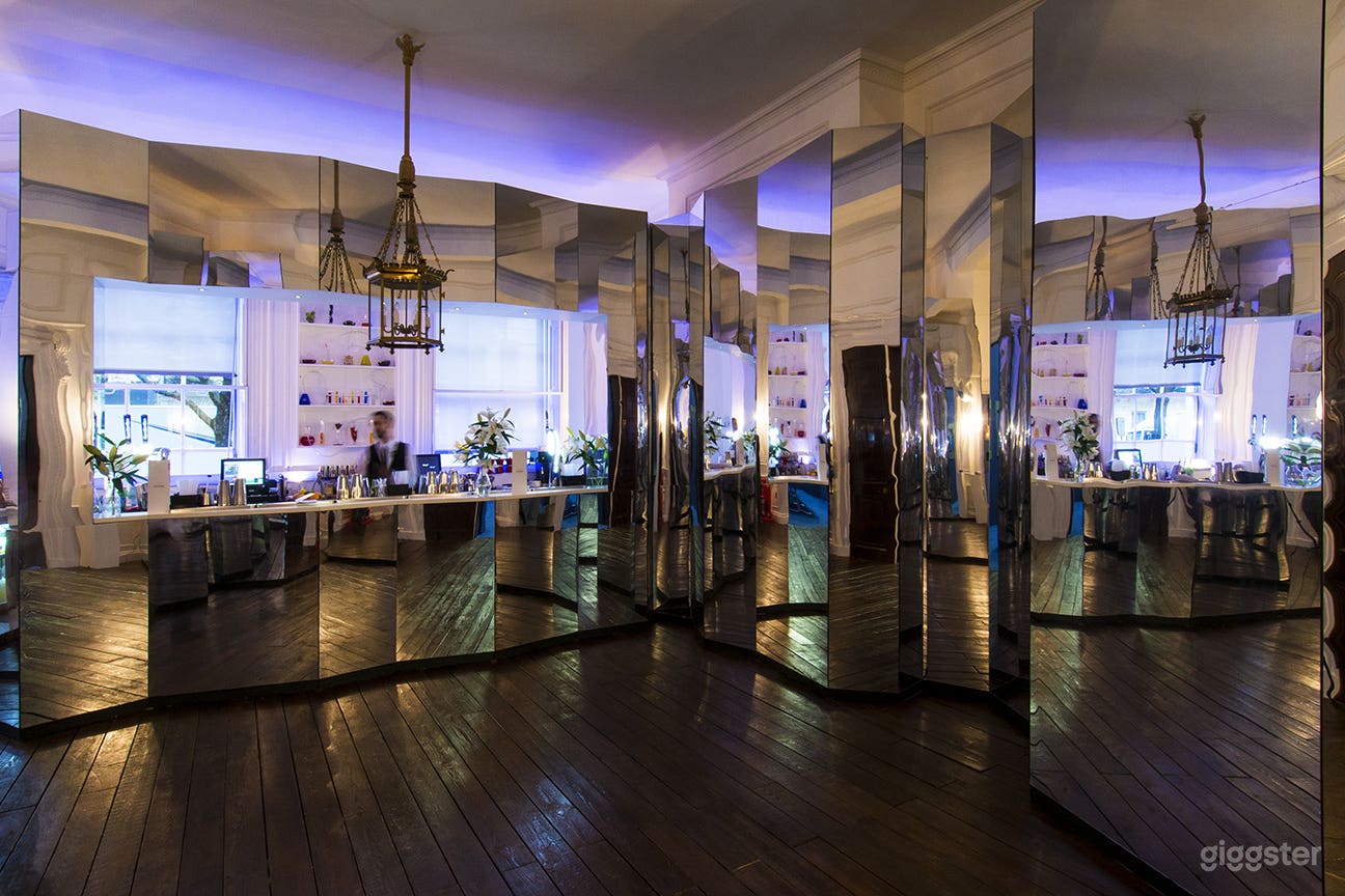 41 Portland Place, Laurie Landeau Room Photo 3