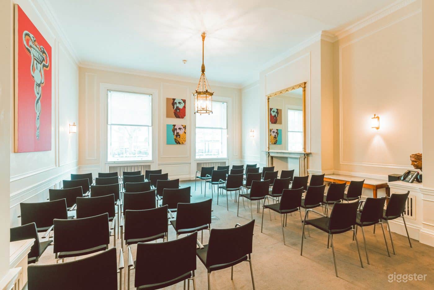 41 Portland Place, Laurie Landeau Room Photo 4