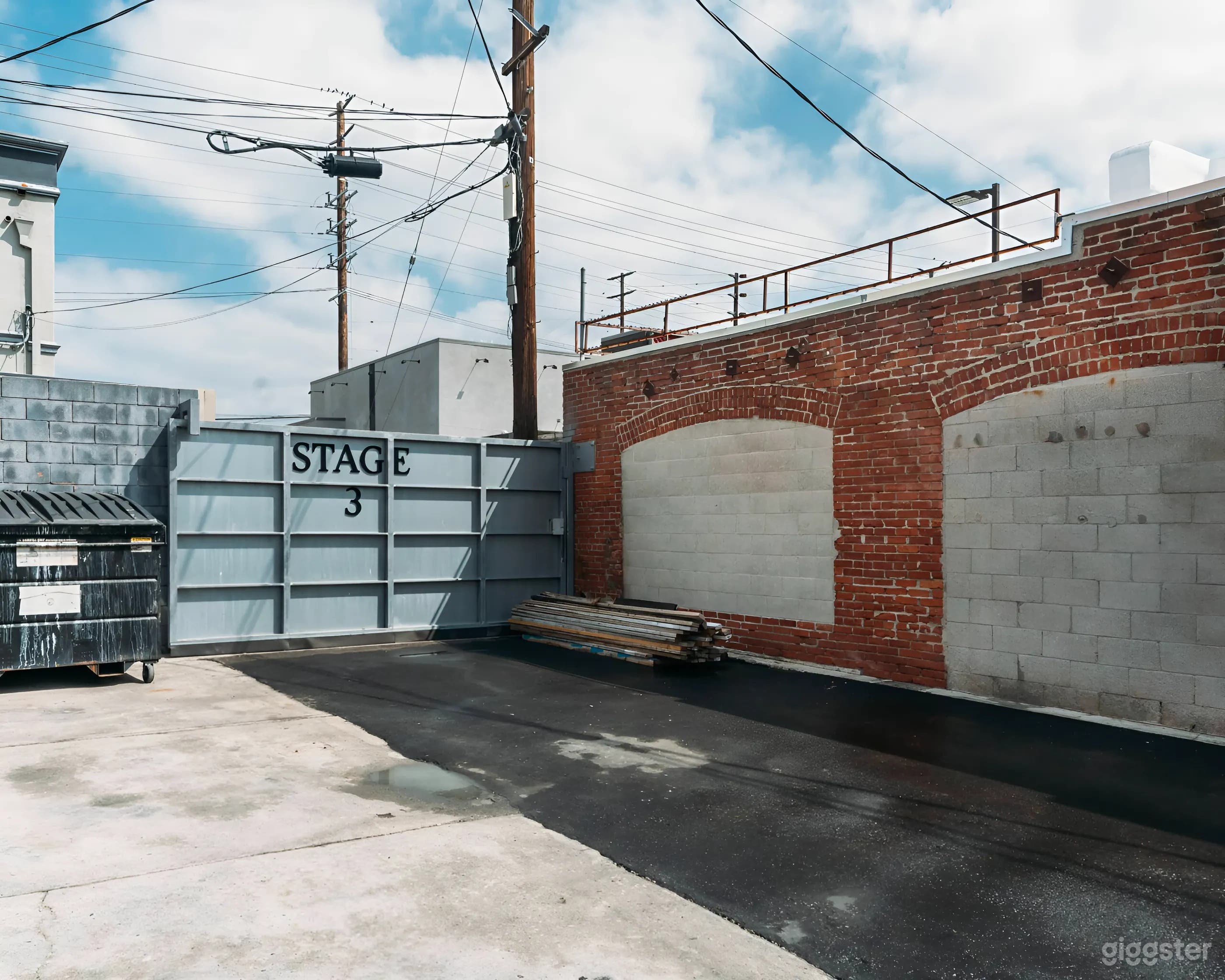 Permit-Free Exterior Backlot with 1920s Hollywood Brick Wall Photo 3