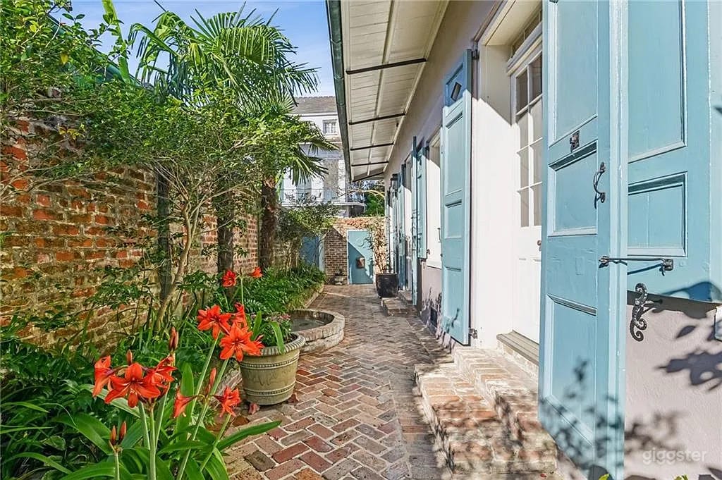Creole Cottage with Pool Photo 2