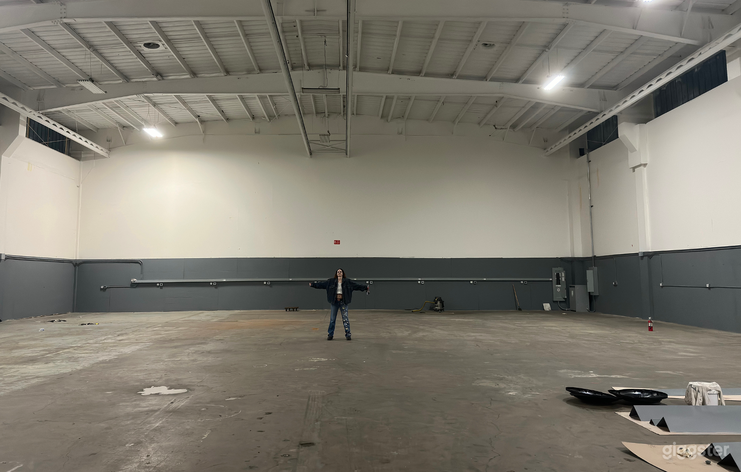 Spacious 8,000 Sq. Ft. Industrial Warehouse in Bayview, San Francisco – Ideal for Productions Photo 1