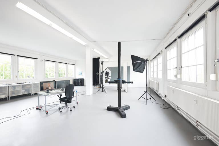  Fabrikloft-Fotostudio: 250 m² Tageslicht, hohe Decken 