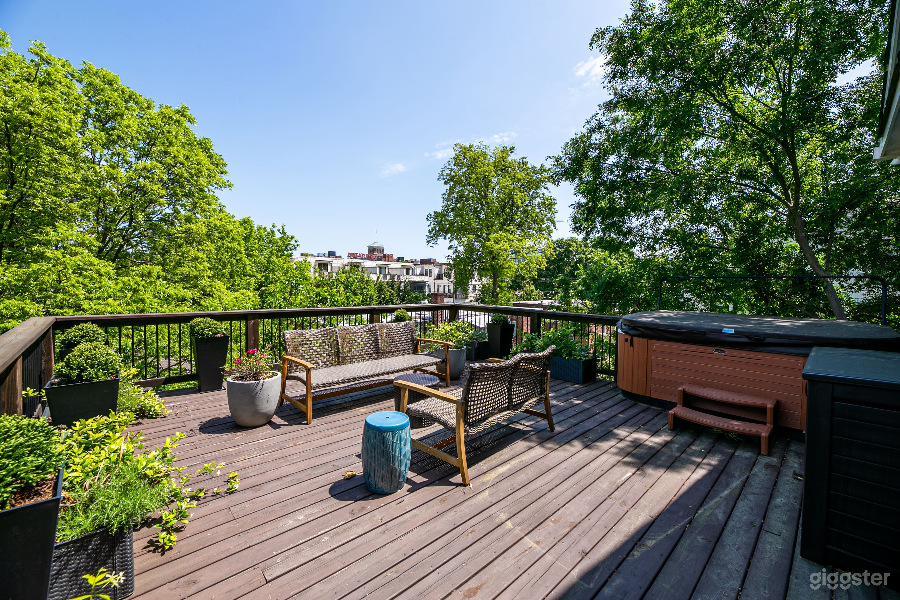 Captain's Quarters | Exotic Space for Your Crew Photo 2