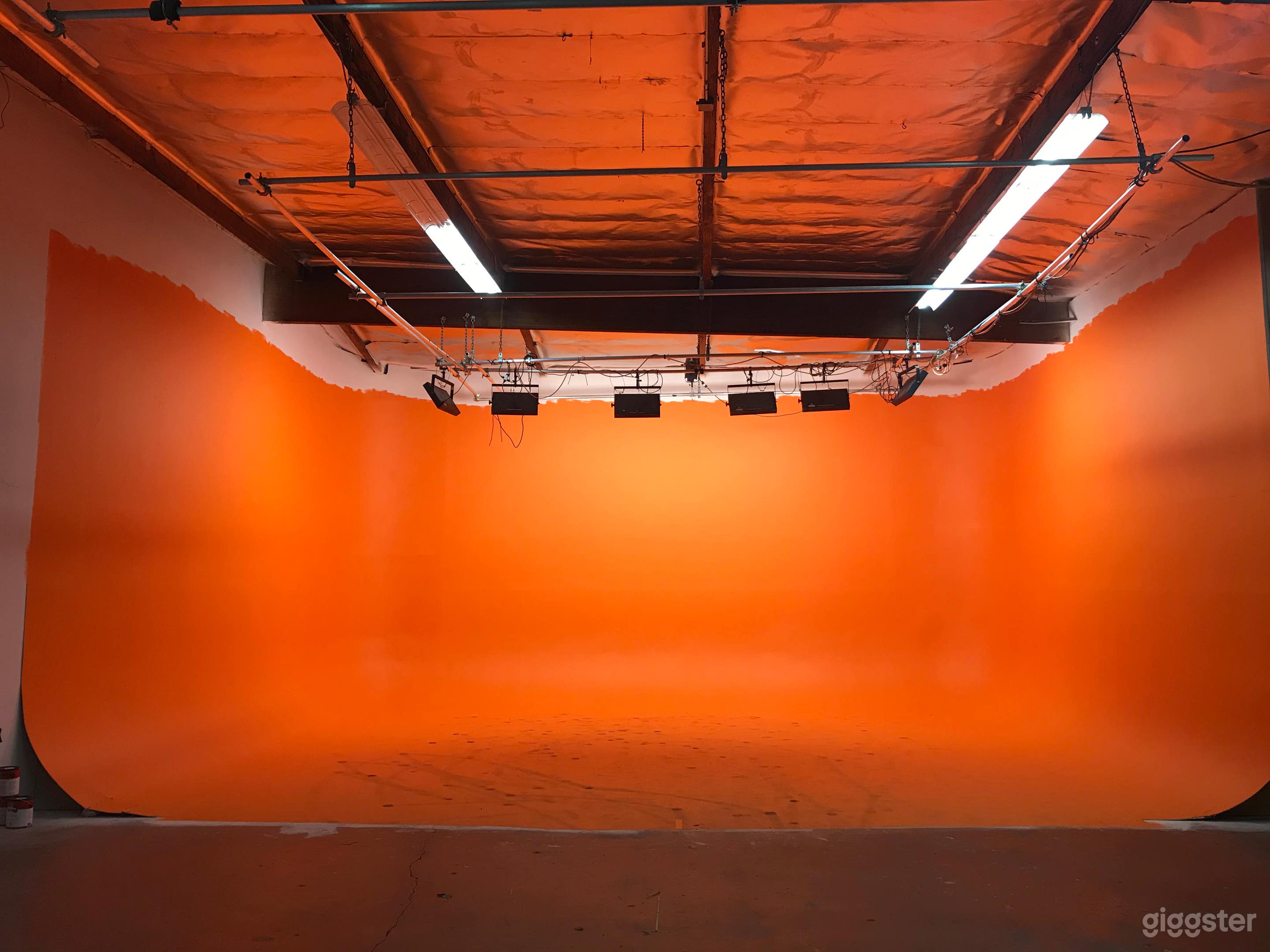 Production Studio with 32' - 3 Wall Cyc Wall Photo 3