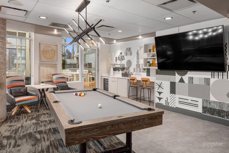  Funky, Vibrant Lounge & Patio in Bellevue 