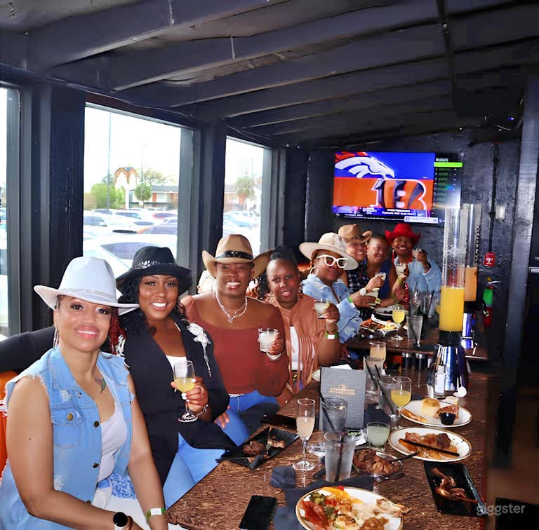  Semi-covered Patio for Outdoor Events 