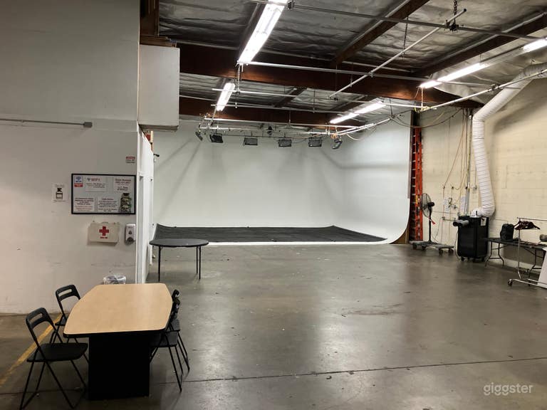  Photo Studio with 3-wall Cyc 