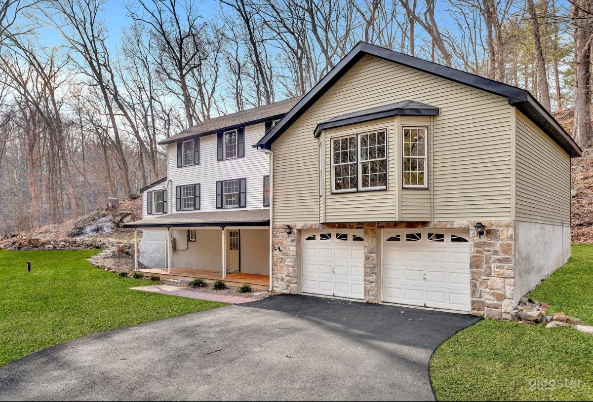 Front of house, perfect combination of scenic rustic and modern