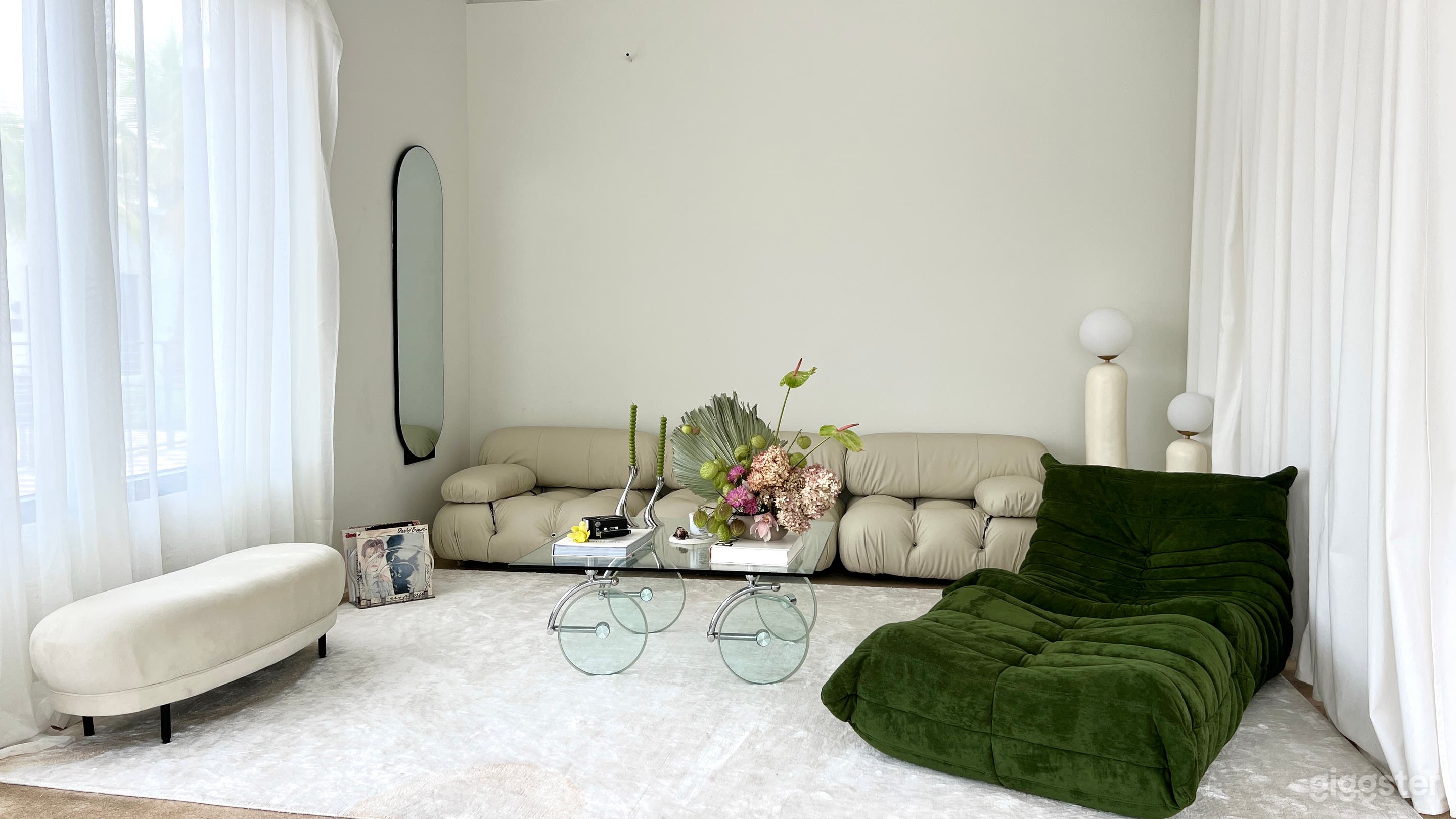 Lifestyle Content Photo Studio with Natural Light  Photo 1