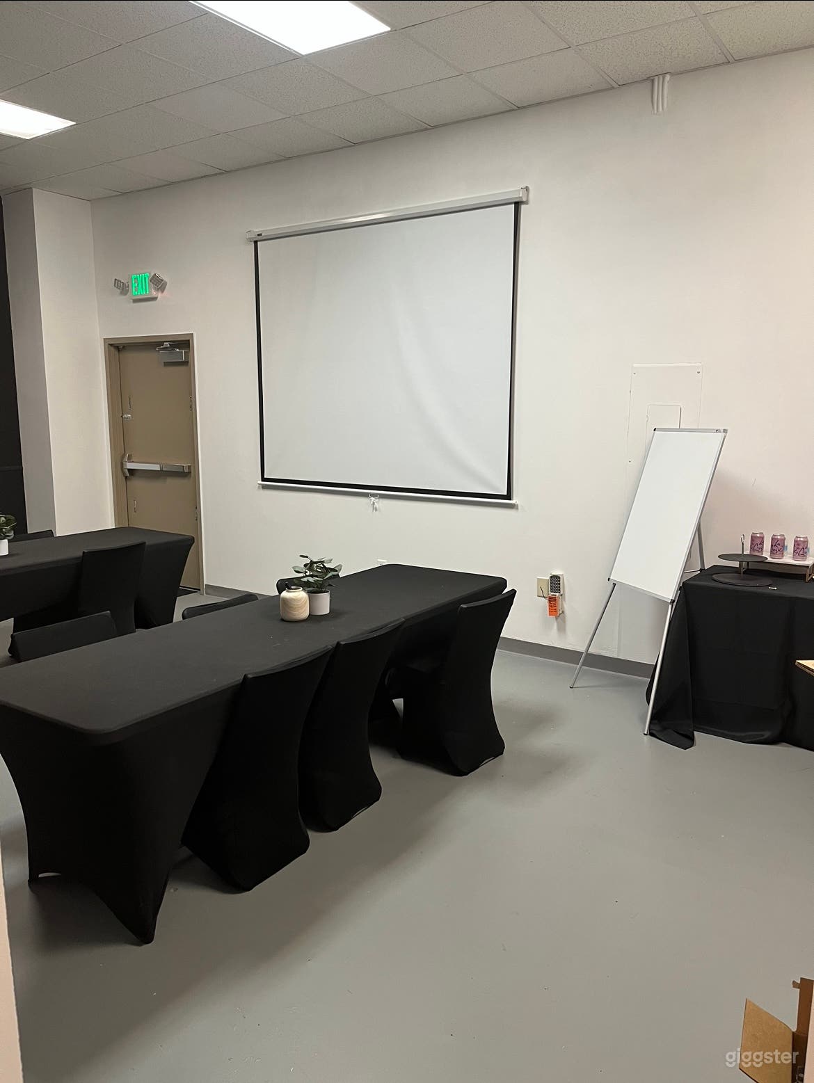 West Midtown Spacious Meeting Space Photo 2