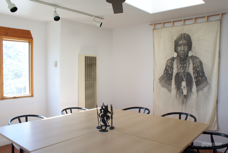  Gorgeous Castle Room for Business Meetings 