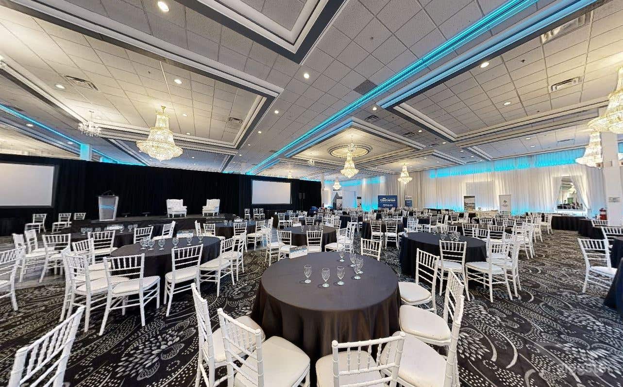 Magnificent Reception Hall in Laval, QC Photo 2