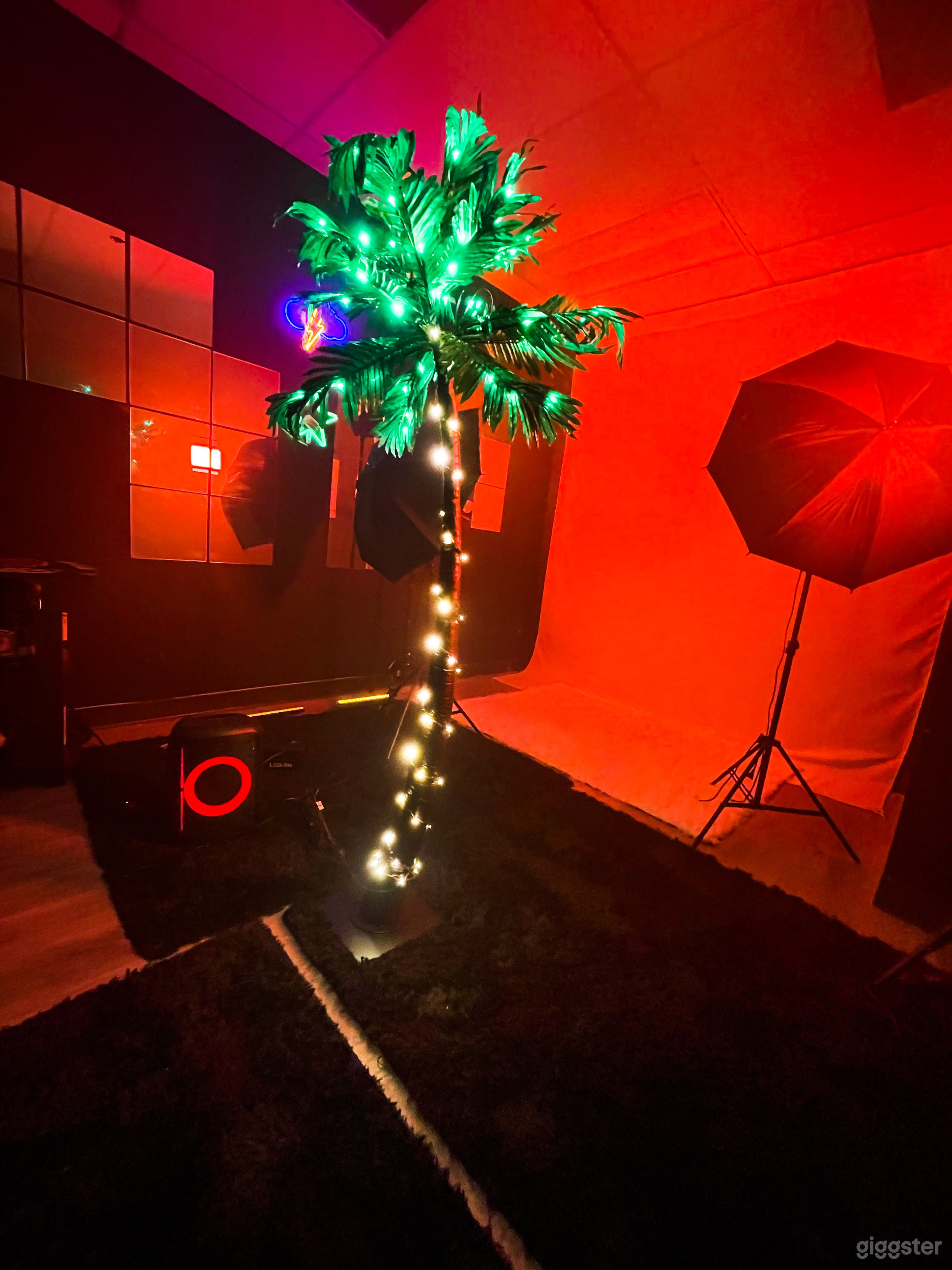 Very Beautiful Urban Space With Nice View Photo 4